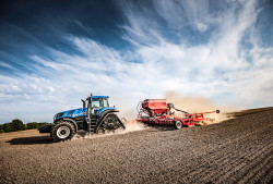 New Holland T8